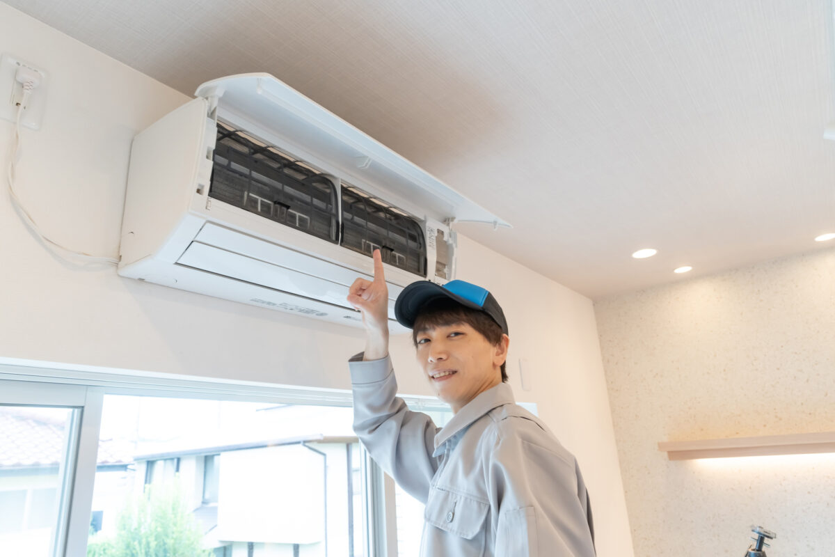 ★未経験でも月給32万＋α！かんたんなルームエアコン修理