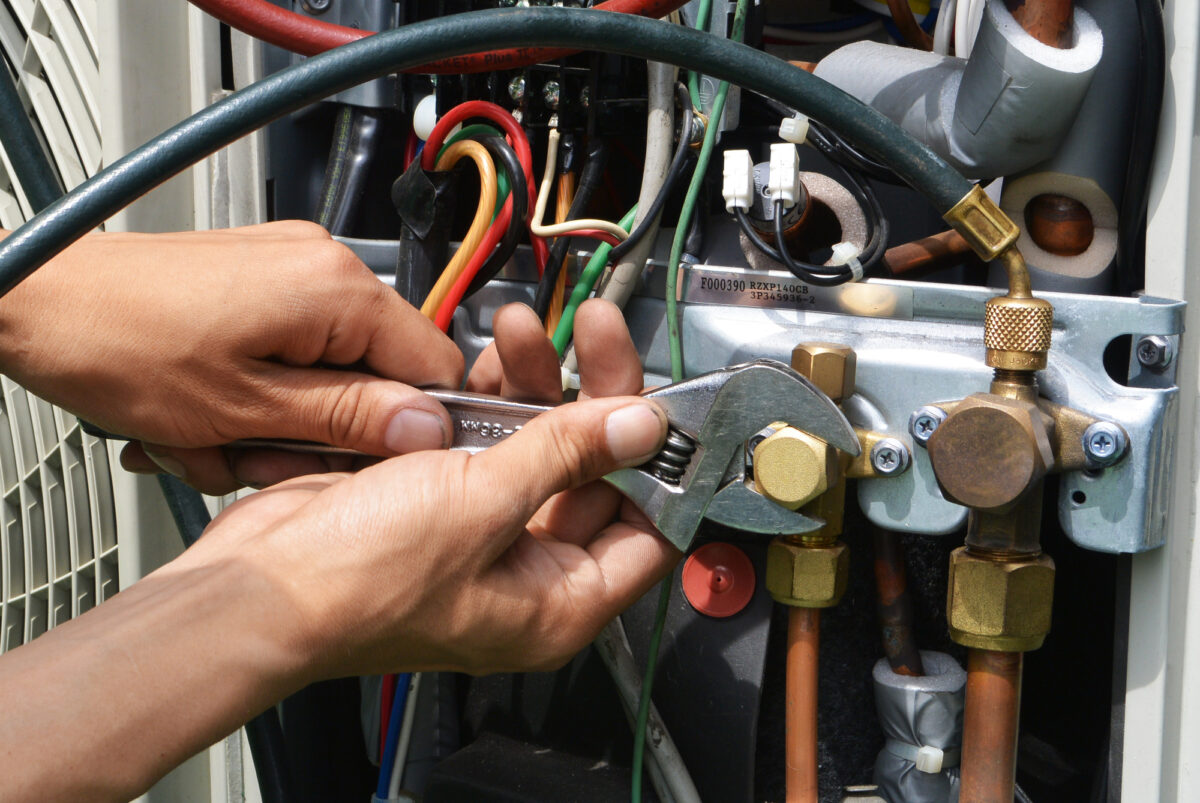 安定！手に職で稼げる！ルームエアコン保守業務